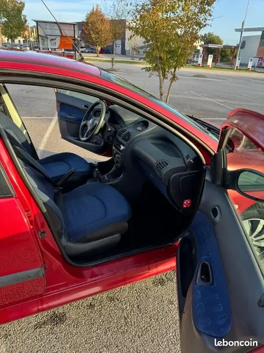 Peugeot 206 2001 photo 3