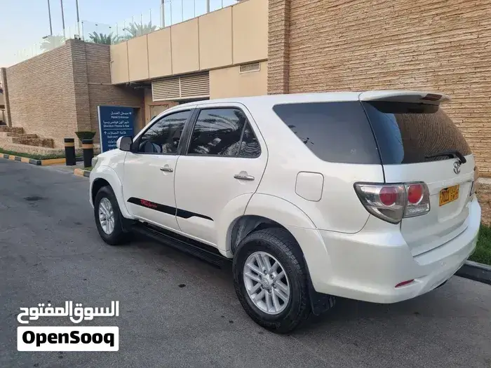 Toyota Fortuner 2014 photo 2