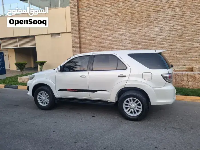 Toyota Fortuner 2014 photo 4