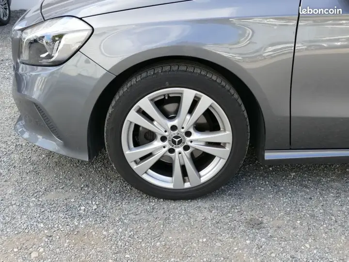 Mercedes-Benz A-Class 2017 photo 2
