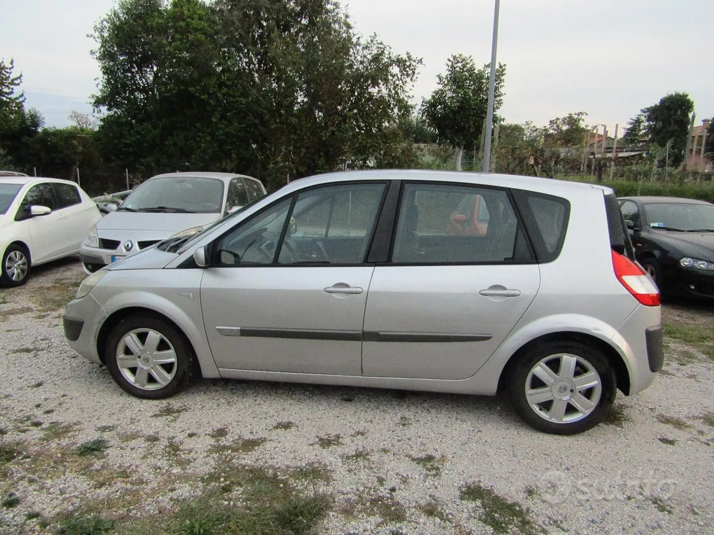 Renault Scenic 2005 photo 2