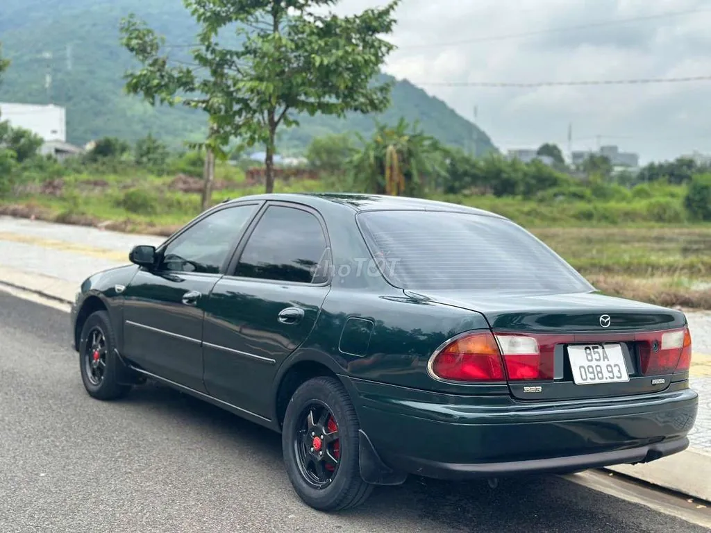 Mazda 323