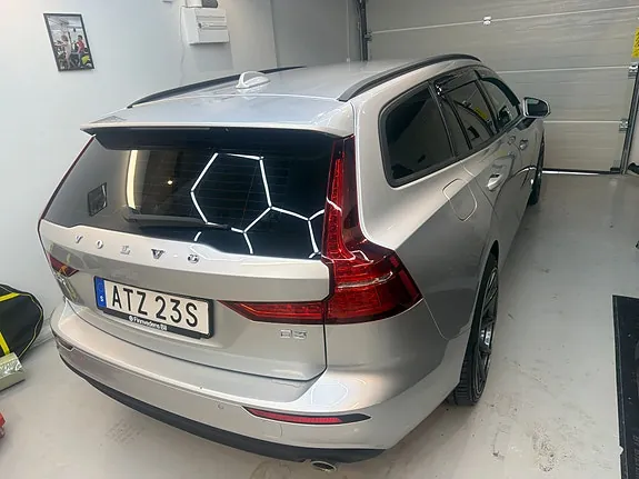 Volvo V60 2020 photo 2