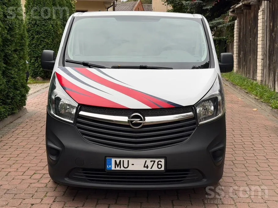 Opel Vivaro 2015 photo 2