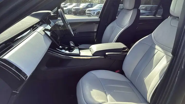 Land Rover Range Rover Sport 2024 photo 3