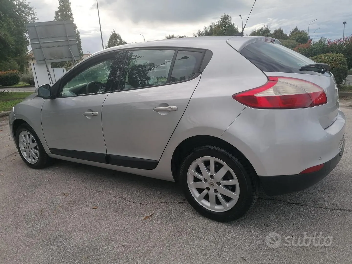 Renault Megane 2010 photo 2