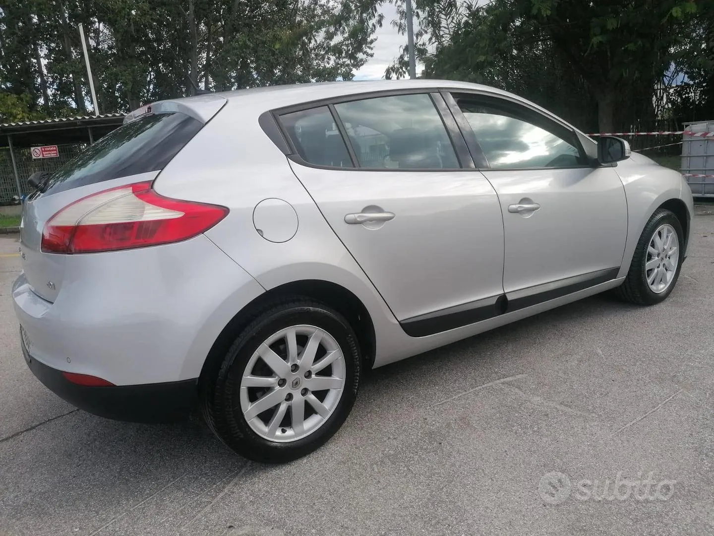 Renault Megane 2010 photo 3