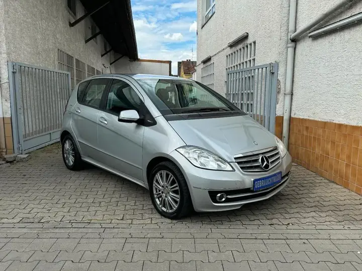 Mercedes-Benz A 180