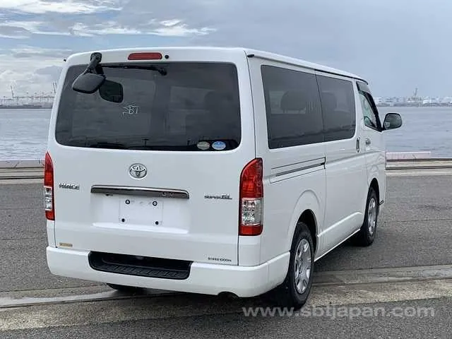 Toyota Hiace 2016 photo 4