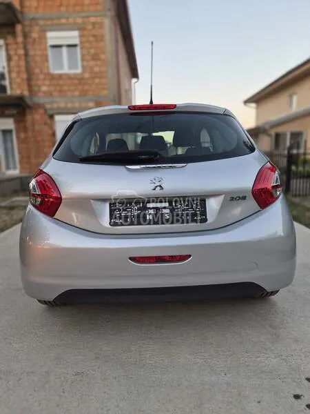 Peugeot 208 2013 photo 5