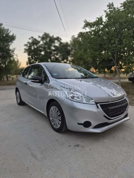Peugeot 208 2013 photo 2