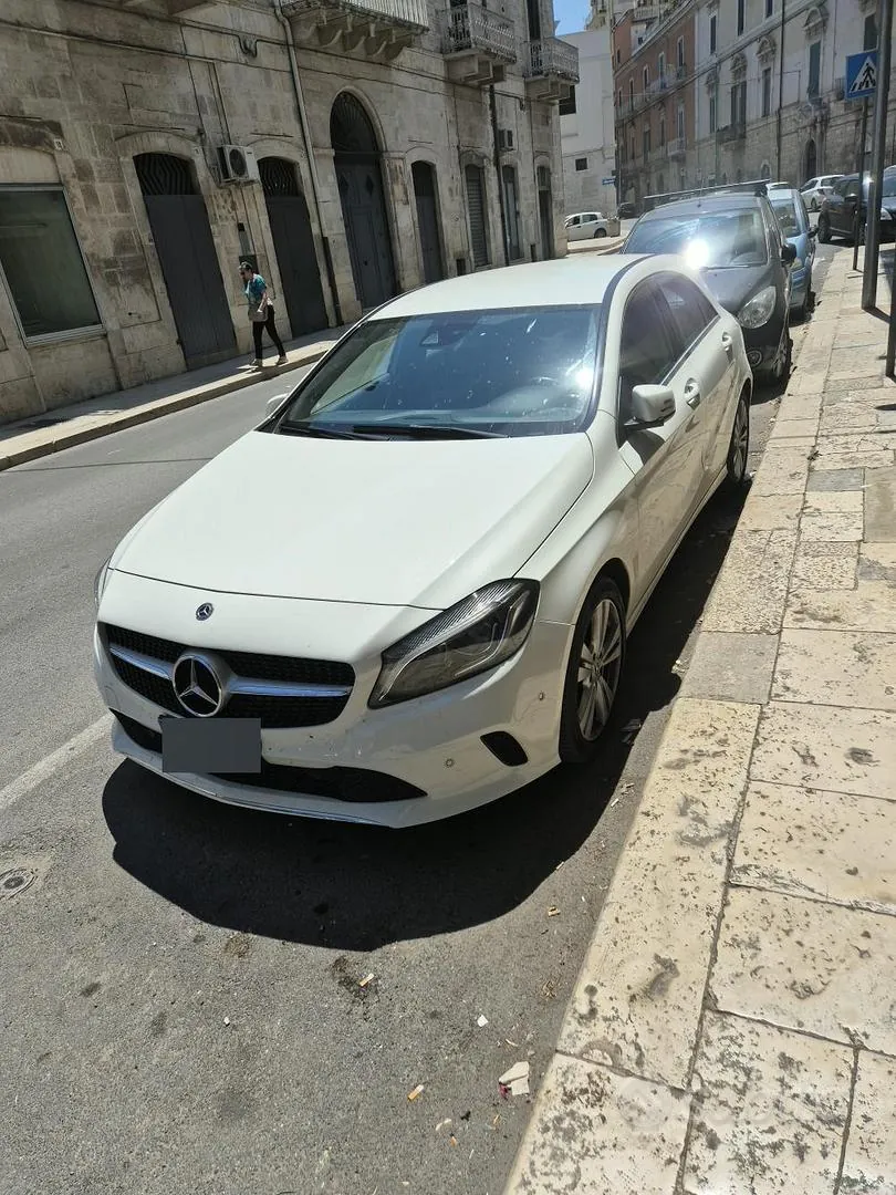 Mercedes-Benz A180