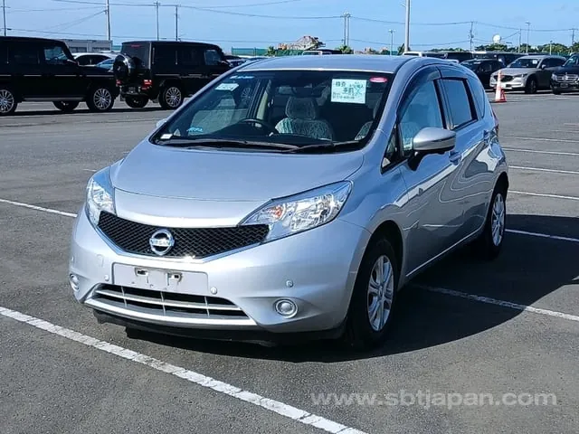 Nissan Note 2016 photo 2