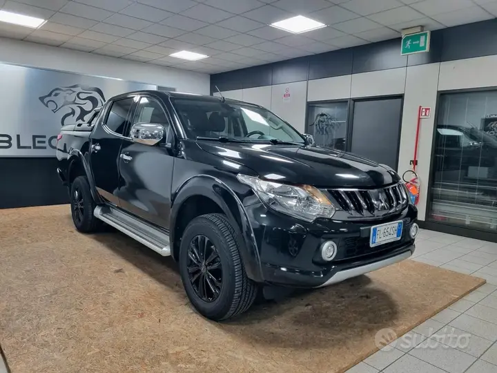 Mitsubishi L200 2017 photo 2