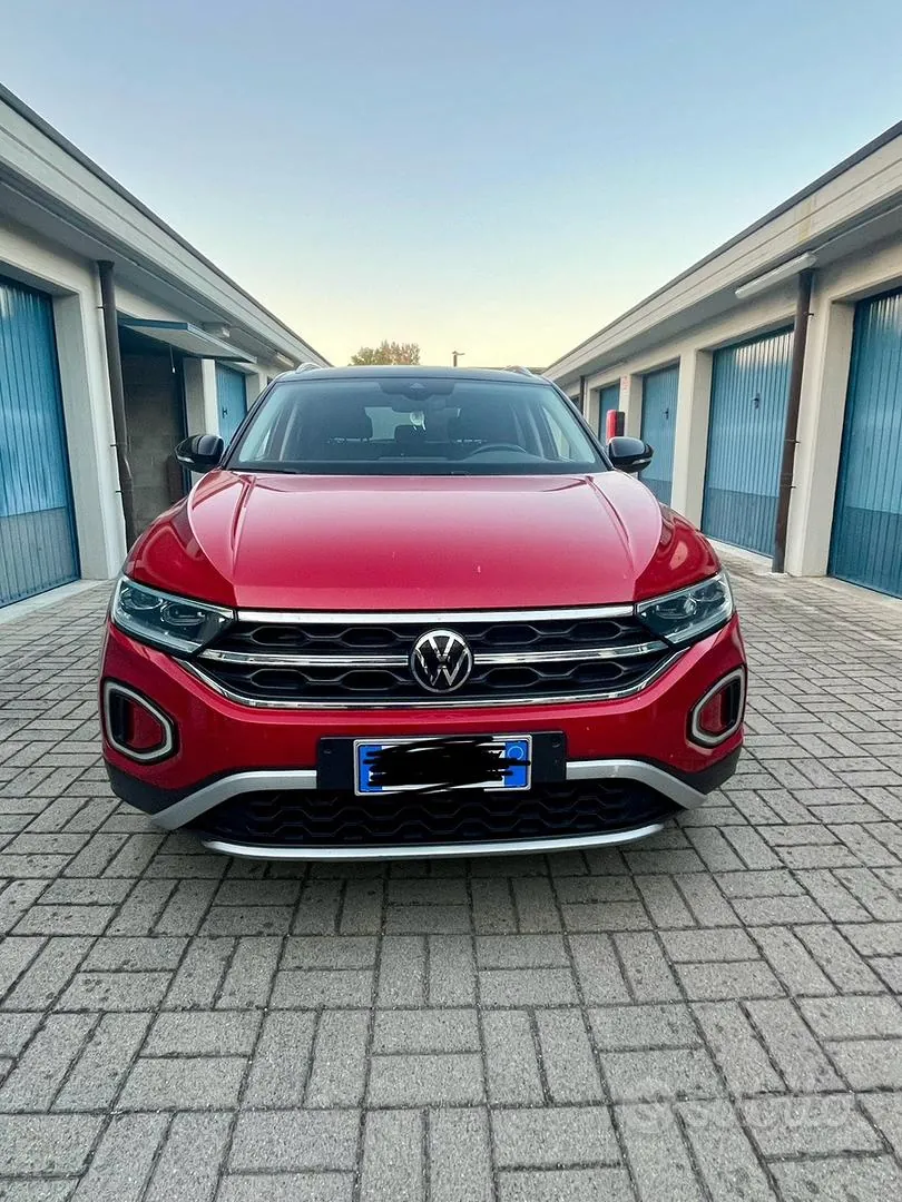 Volkswagen T-Roc 2022 photo 2