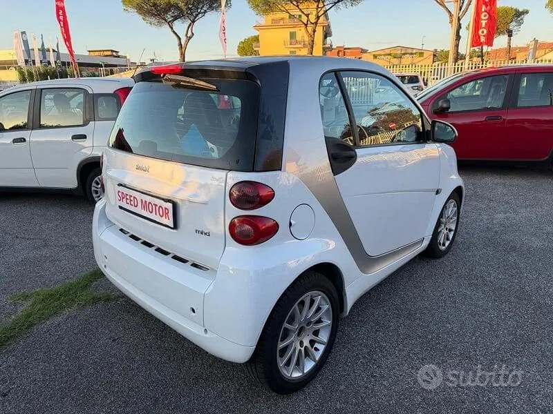 Smart Fortwo 2011 photo 5