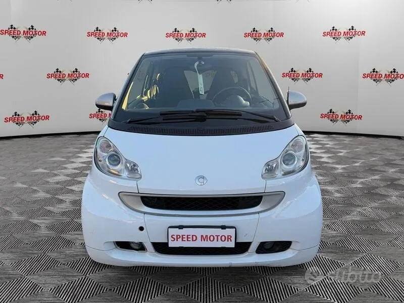 Smart Fortwo 2011 photo 2