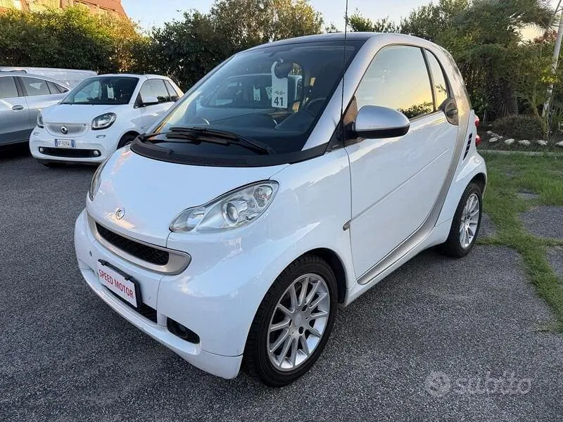 Smart Fortwo 2011 photo 4