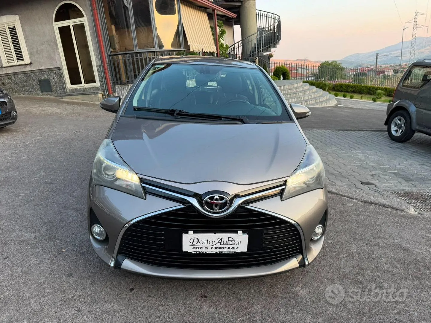Toyota Yaris 2014 photo 2