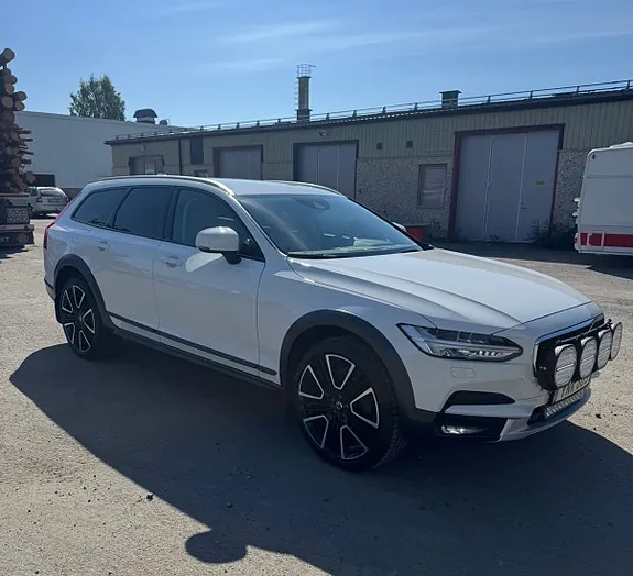 Volvo V90 Cross Country 2018 photo 2