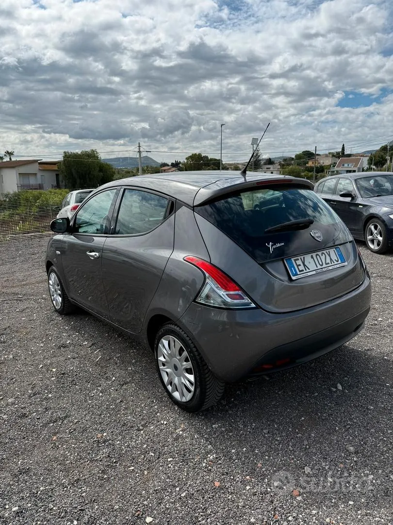 Lancia Ypsilon 2012 photo 3