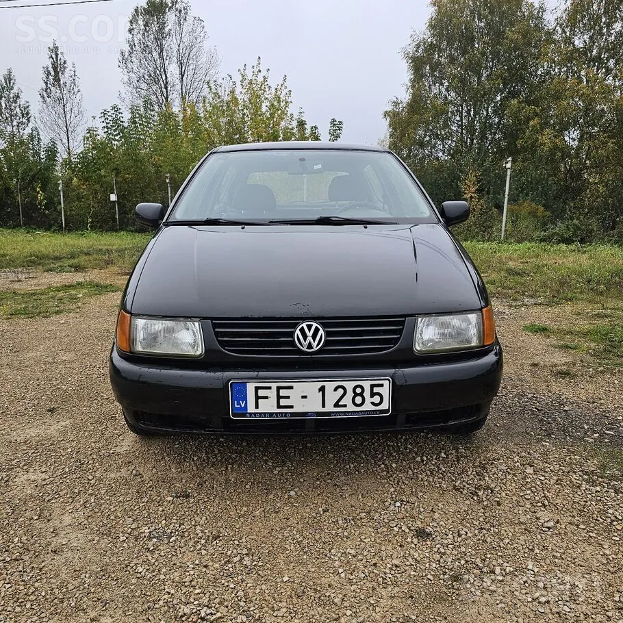 Volkswagen Polo 1997 photo 2