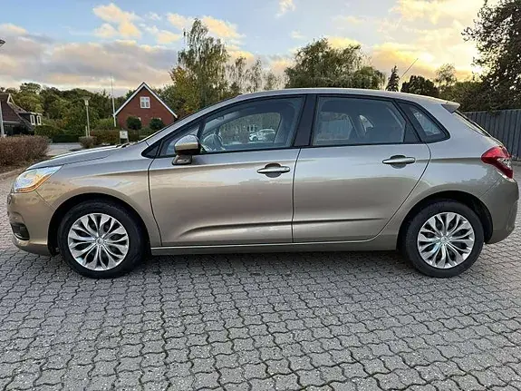 Citroen C4 2012 photo 4