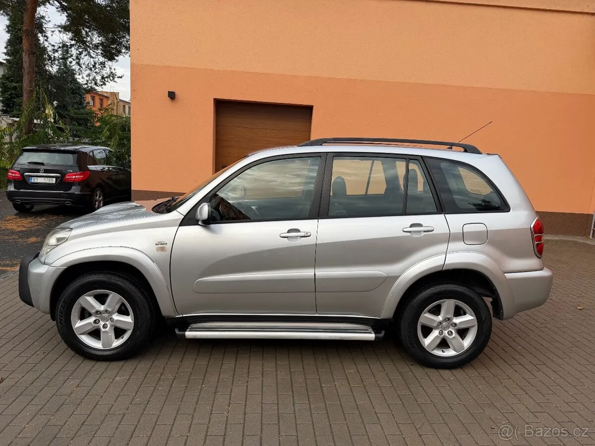 Toyota Rav4 2004 photo 2