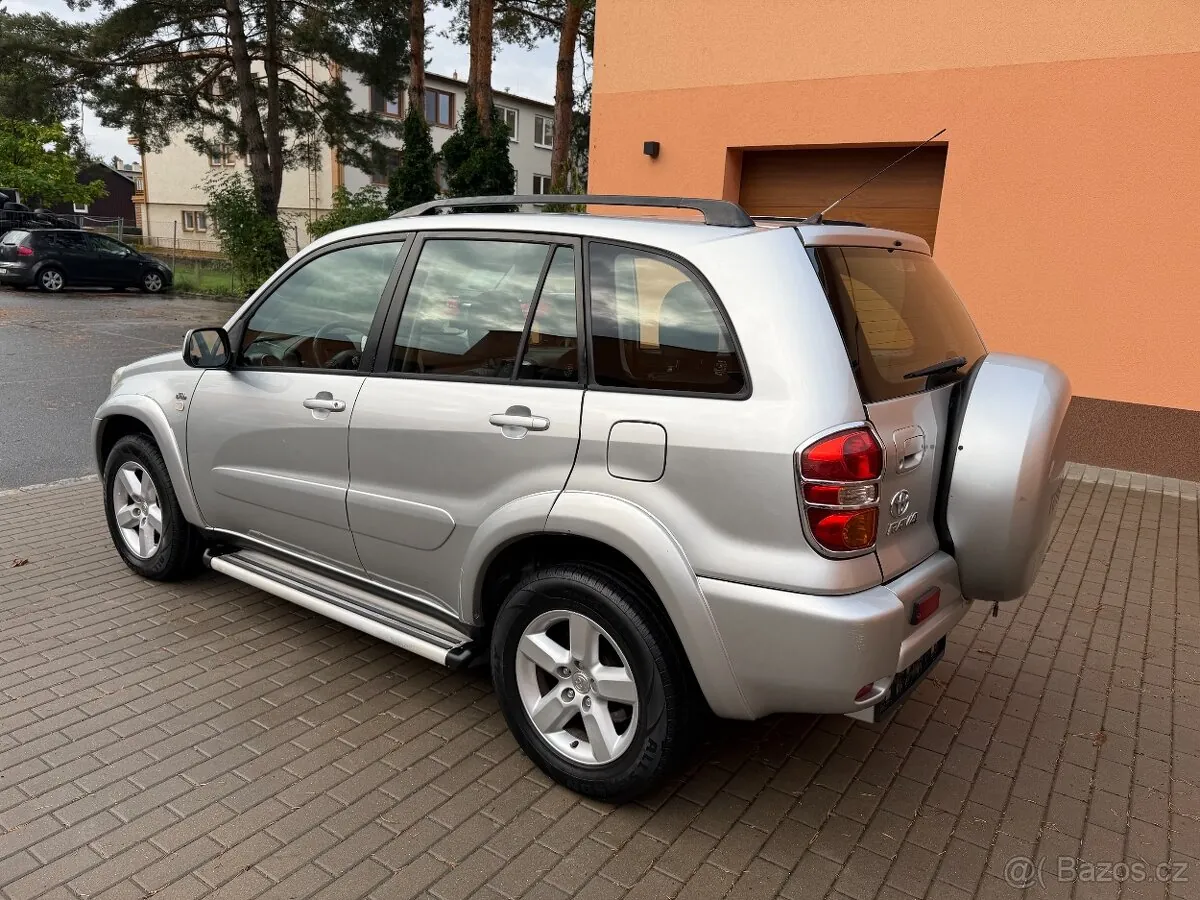 Toyota Rav4 2004 photo 3