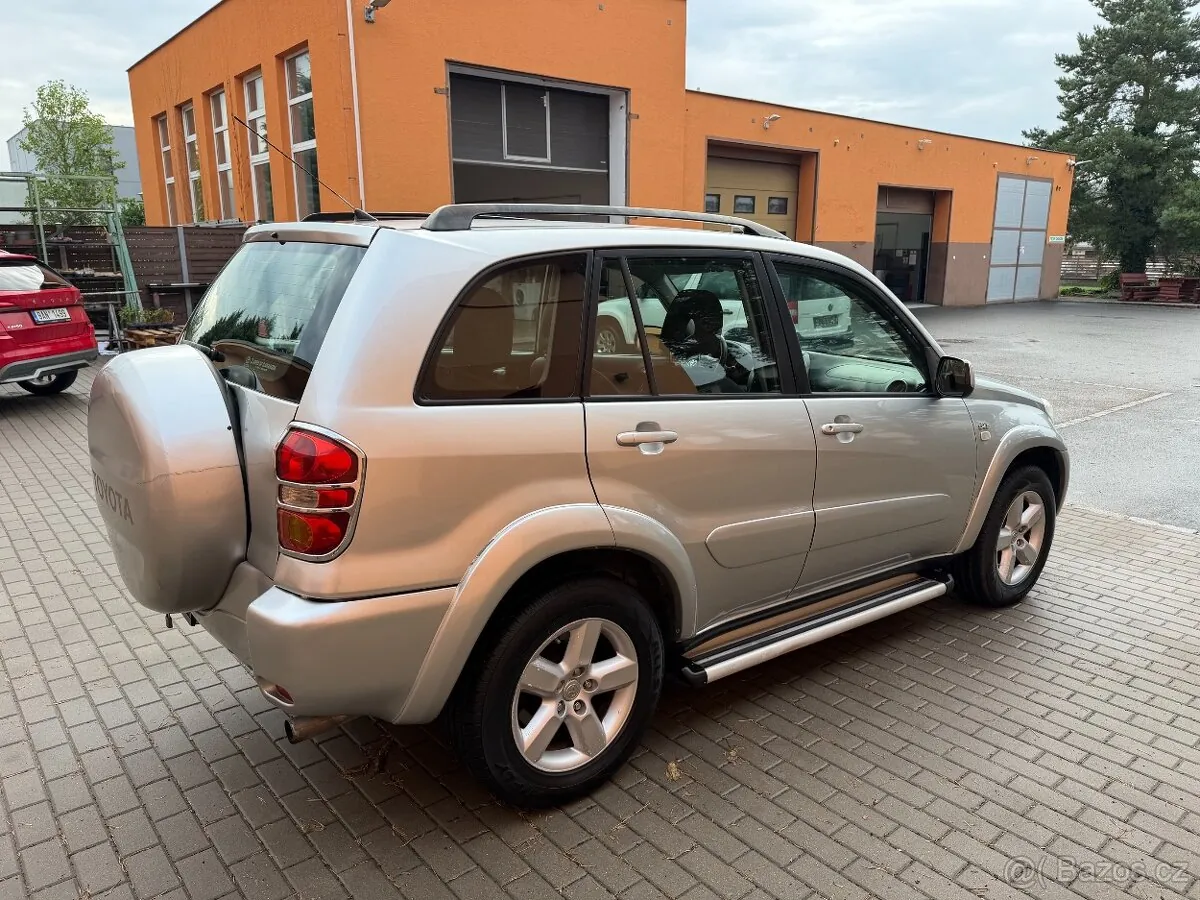 Toyota Rav4 2004 photo 4