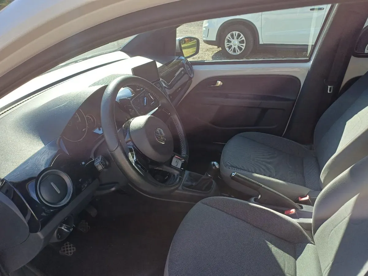 Volkswagen Up 2014 photo 2