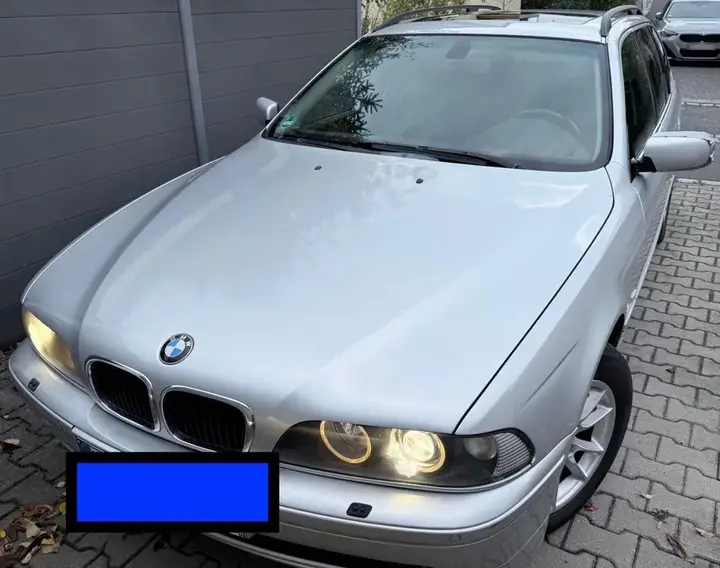 BMW 525I