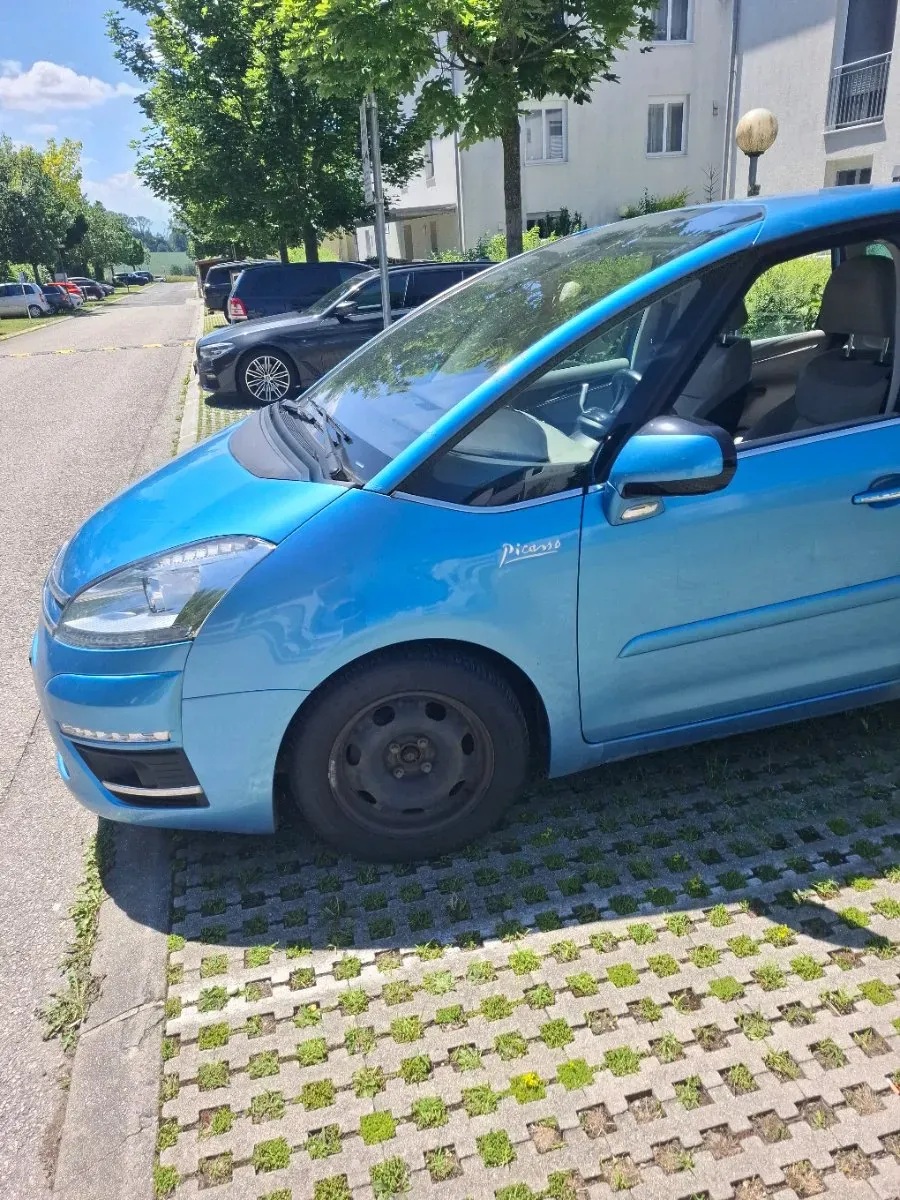 Citroen C4 Picasso 2011 photo 2