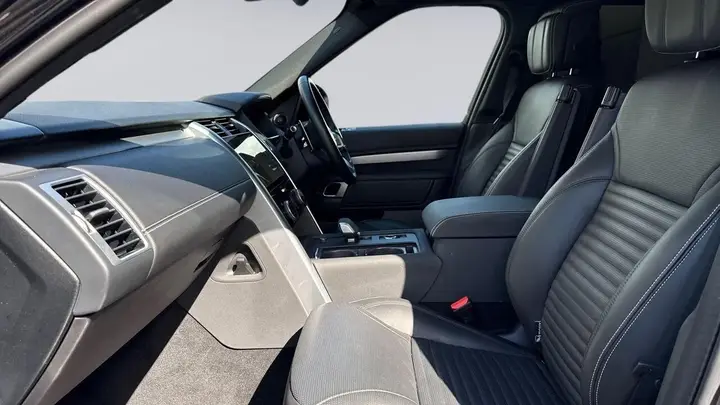 Land Rover Discovery 2024 photo 3