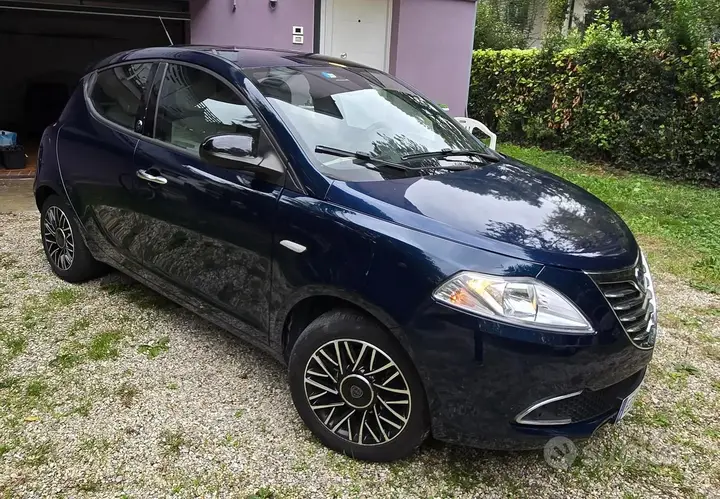 Lancia Ypsilon 2015 photo 3
