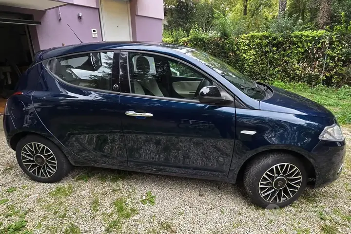 Lancia Ypsilon 2015 photo 4