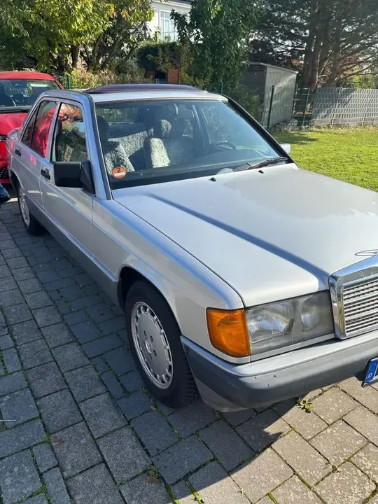 Mercedes-Benz 190