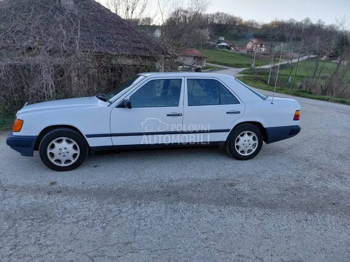 Mercedes-Benz W124 1986 photo 3