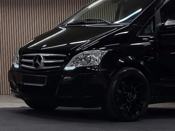 Mercedes-Benz Viano 2012 photo 4