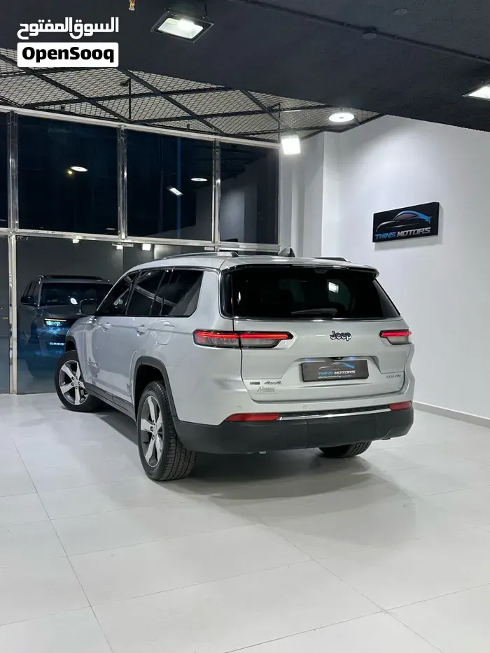 Jeep Grand Cherokee 2021 photo 3