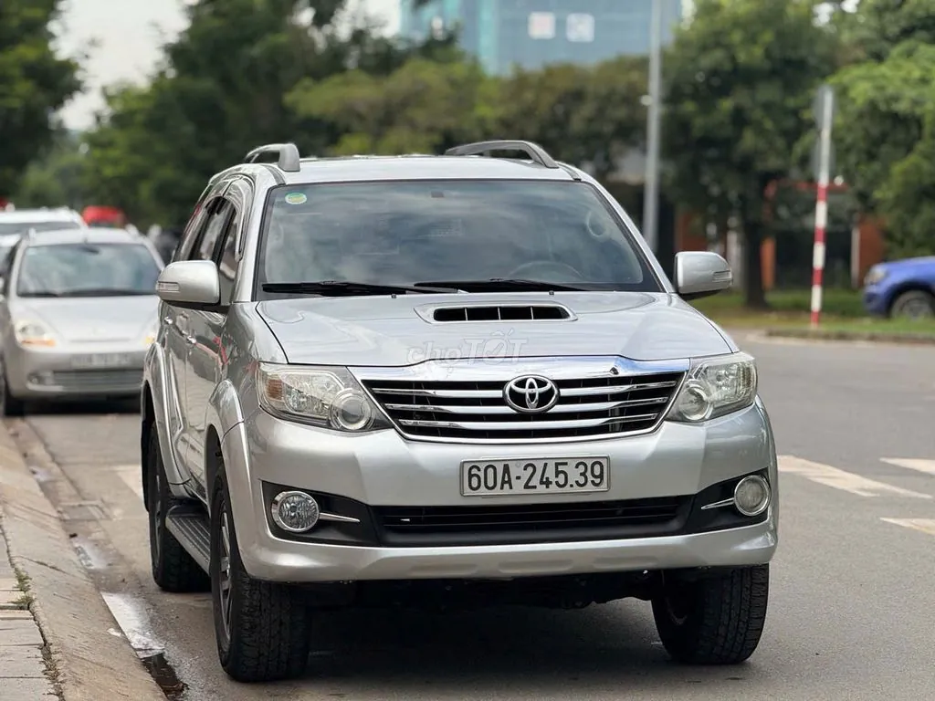Toyota Fortuner 2015 photo 2