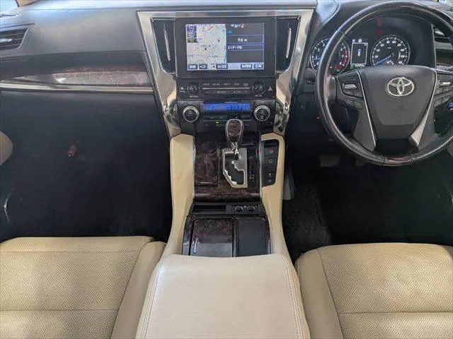 Toyota Alphard 2018 photo 3
