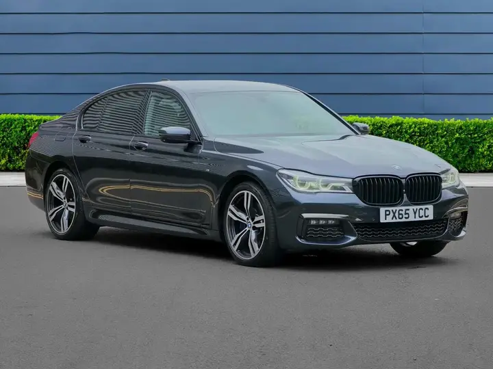 BMW 7 Series 2015 photo 2