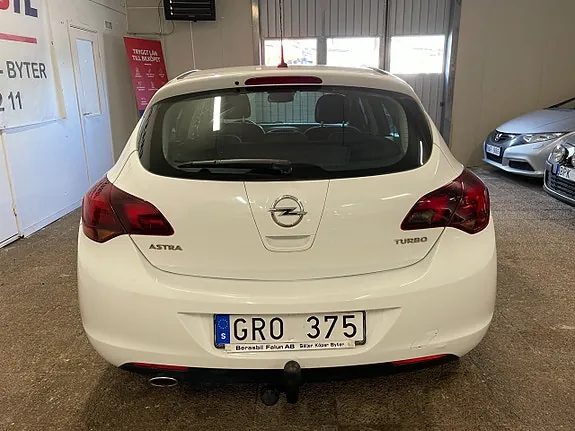Opel Astra 2010 photo 4