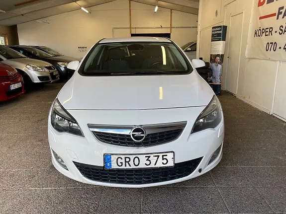Opel Astra 2010 photo 5