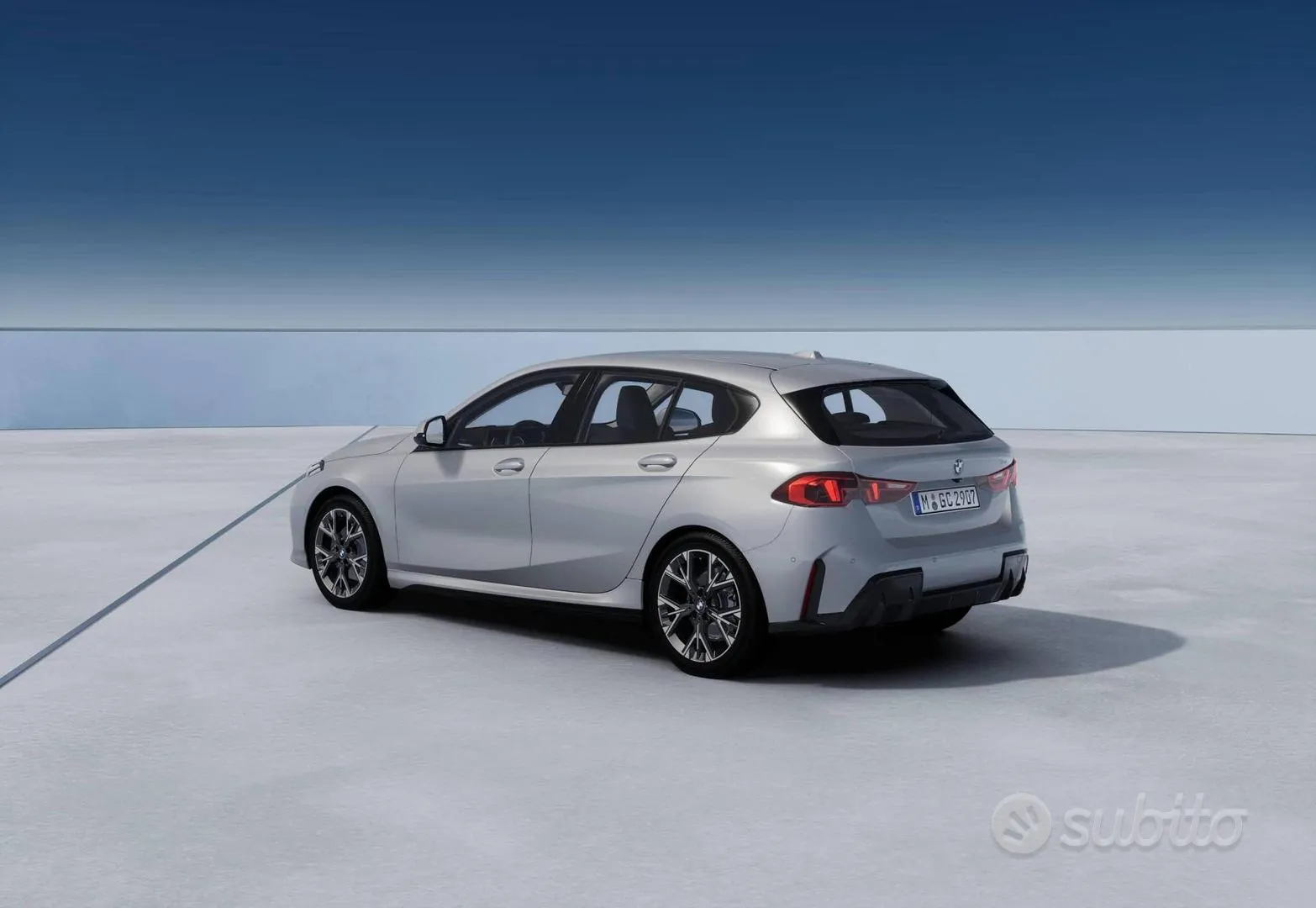 BMW 1 Series 2023 photo 2