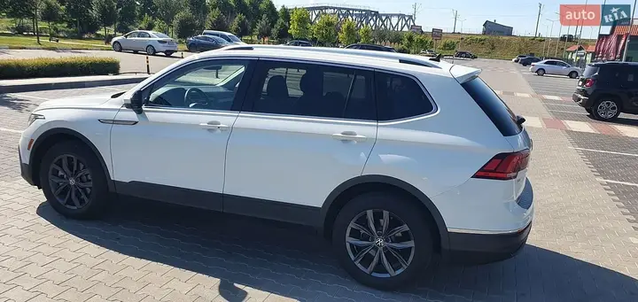 Volkswagen Tiguan Allspace 2023 photo 4