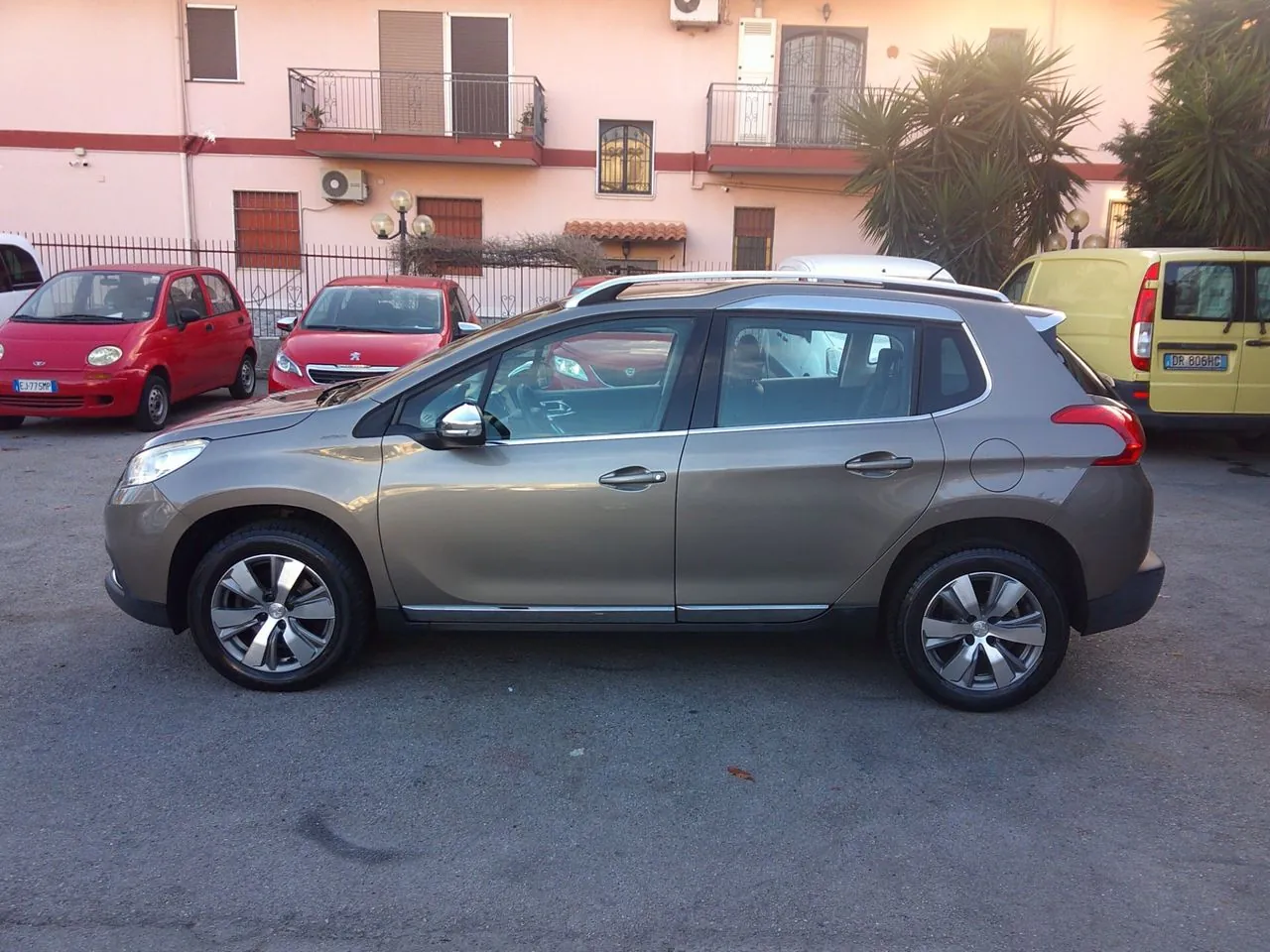 Peugeot 2008 2016 photo 2