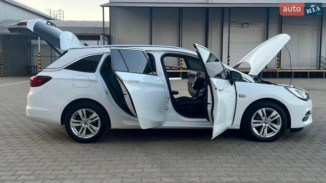Opel Astra 2020 photo 3