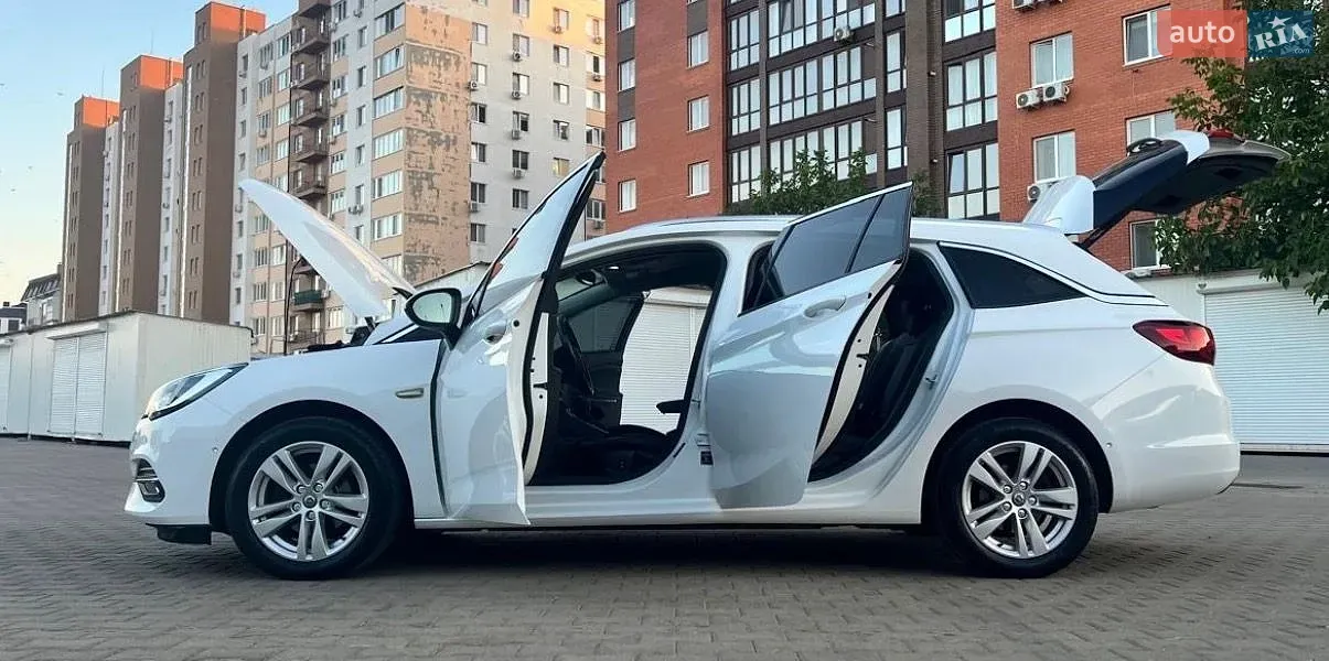 Opel Astra 2020 photo 4